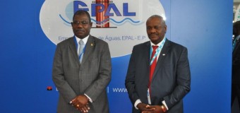 Embaixador de Angola visita stand da Epal – E.P no Congresso Mundial da Água LISBOA – 2014