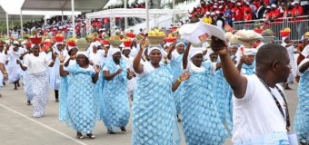 Milhares de cidadãos participam no desfile central dos 40 anos da Independência Nacional