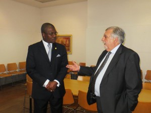 visita_do_embaixador_de_angola_a_uccla_0567