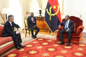 PRESIDENTE DA REPÚBLICA ( À DIR. ), JOÃO LOURENÇO, RECEBE EM AUDIÊNCIA EMBAIXADOR CESSANTE DO REINO UNIDO DA GRÃ-BRETANHA FOTO: PEDRO PARENTE