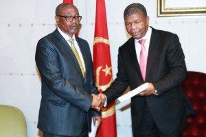 PRESIDENTE DA REPÚBLICA, JOÃO LOURENÇO (À DIR), RECEBE ENVIADO ESPECIAL DO PRESIDENTE DA ÁFRICA DO SUL FOTO: FRANCISCO MIÚDO