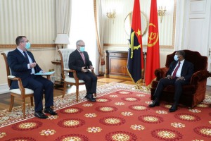 PRESIDENTE DA REPÚBLICA, JOÃO LOURENÇO, EM CONVERSA COM O EMBAIXADOR CESSANTE DA FRANÇA EM ANGOLA, PRESIDENTE DA REPÚBLICA, JOÃO LOURENÇO, EM CONVERSA COM O EMBAIXADOR CESSANTE DA FRANÇA EM ANGOLA, SYLVAIN IITE FOTO: FRANCISCO MIÚDO