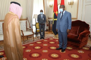 Presidente da República, João Lourenço (à dir.), recebe ministro de Estado da Arábia Saudita para os Assuntos Africanos, Ahmed Tittan Foto: Pedro Parente