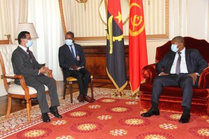 Presidente da República, João Lourenço (à dir.), recebe Sultan Ahmad Bin Sulayen, dos EAU Foto: Francisco Miúdo