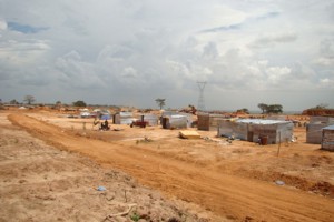 Casas de chapas construídas para ocupação ilegal de terrenos Foto: ANGOP/Arquivo