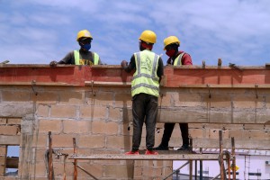 Obras da Escola do Mumbwe, município do Chitembo Foto: Leonardo Castro