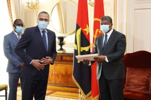 Presidente da República, João Lourenço (à dir.), com Ahmed Kogri (à esq.), enviado especial do  líder do Conselho Militar de Transição do Tchad Fotografia: Cedida