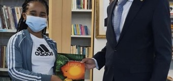 Embaixador Carlos Alberto Fonseca recebe a escritora angolana Otchaly
